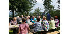 Nachfeier des Mährisch-Neustädter Wachsstockfestes an der Weingartenkapelle (Foto: Karl-Franz Thiede)